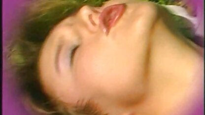 Nóng brunette masturbates với nghịch ngợm ngón tay phim sec phi cong tre lai may bay ba gia