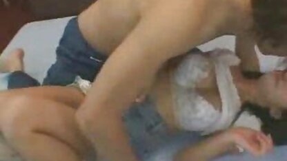 Busty cô gái yêu bằng miệng tình dục và làm tình phim sec ong ba gia trong các ngực