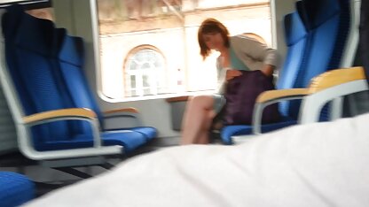 Tóc vàng fucked sec phi cong tre lai may bay ba gia với một bánh sandwich