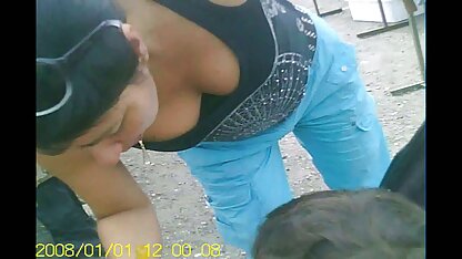 Sex trên giường với một phim sec máy bay bà già cô gái trẻ và một chàng trai