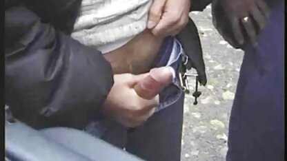 Những người đàn ông fucked của mình bạn gái trong miệng và L. trong ba gia sec những phòng tắm