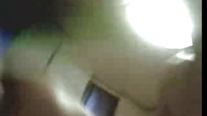 Busty chó cái phim sec lay may bay ba gia được fucked trong phía trước của một người