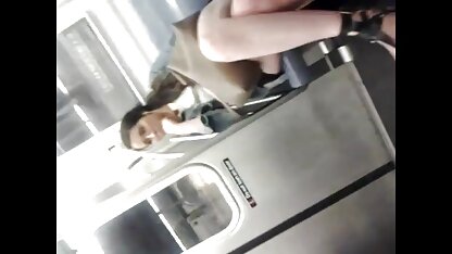BDSM người đàn ông đánh bóng phim sec choi ba gia nô lệ lồn với một máy rung