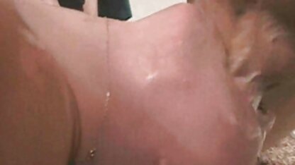 Trẻ séc máy bay bà già cháu gái hút và chị ông nội của vòi nước