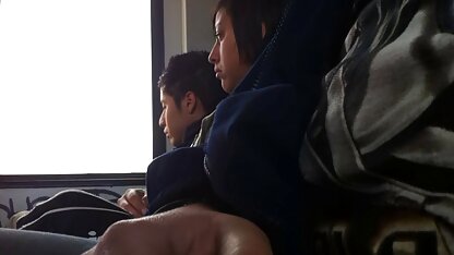 Bôi trơn bạn gái với kem và fucked sec may bay ba gia trong những mặc cả
